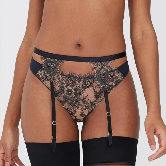 *SKARLETT BLUE* Entice Lace 3 Piece Lingerie Set, Black/Nylon Medium - Picture 2 of 7